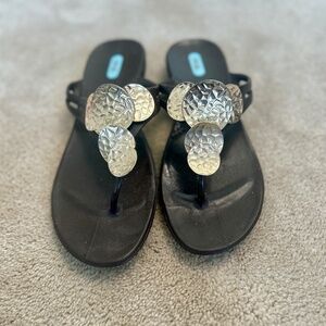 NWOT Oka-b Brown Sandsls with Metallic Embellishments Size M/L